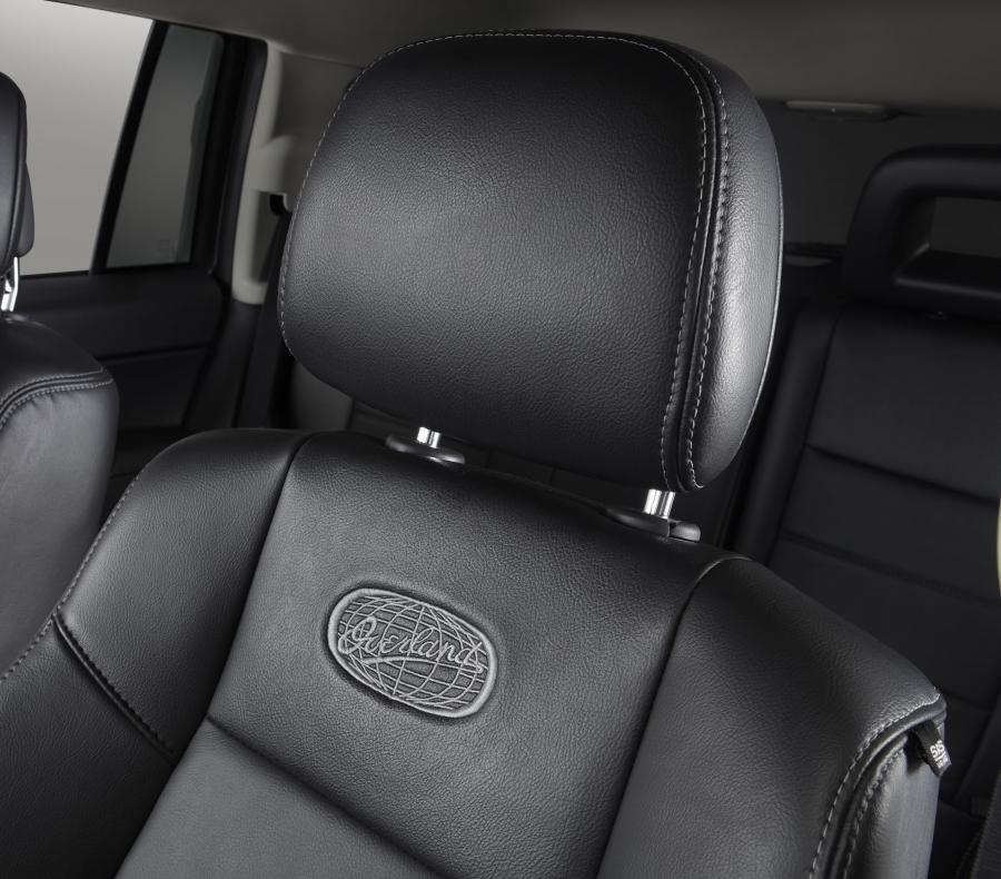  Jeep Compass Overland 2012 года  (фото 2 из 8)